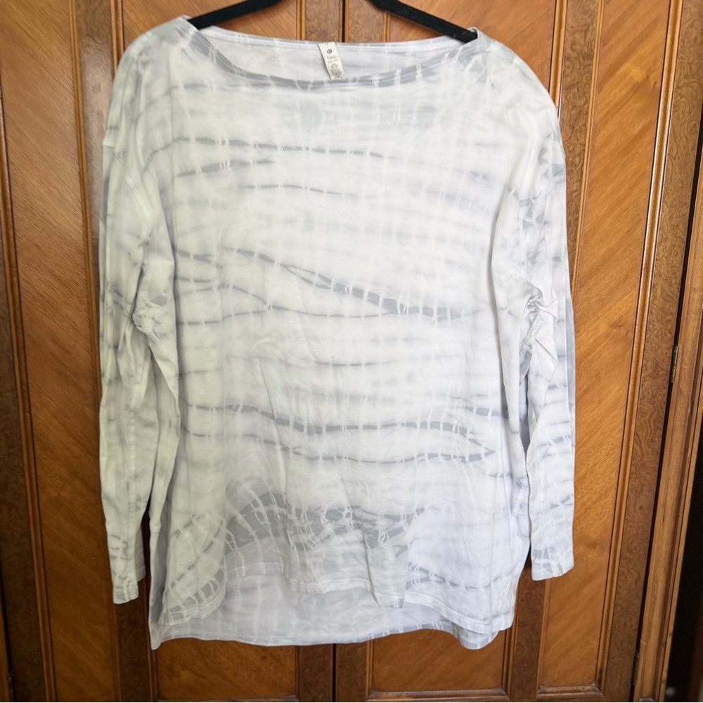 lululemon athletica White and Gray Long Sleeve Top